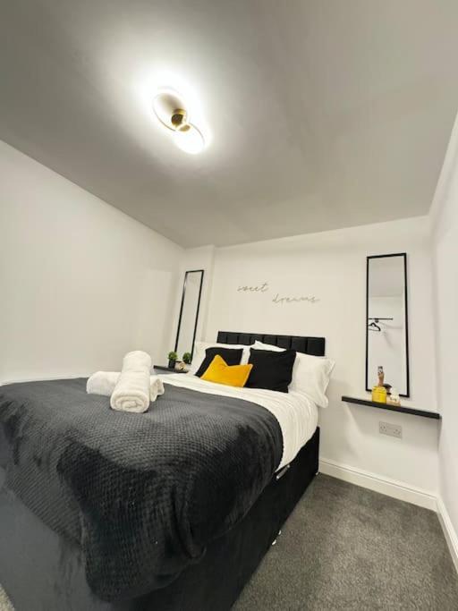 Luxury Cozy 3 Bed Apartment 5Mins From City - Free Parking! Nottingham Buitenkant foto