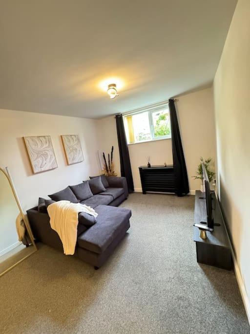 Luxury Cozy 3 Bed Apartment 5Mins From City - Free Parking! Nottingham Buitenkant foto