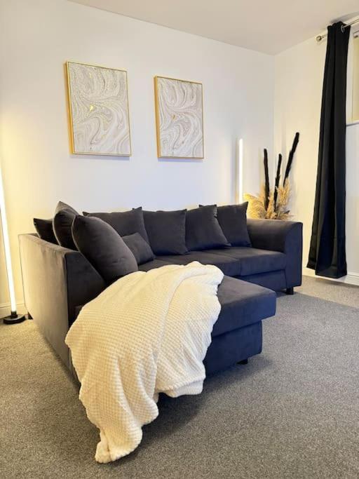 Luxury Cozy 3 Bed Apartment 5Mins From City - Free Parking! Nottingham Buitenkant foto